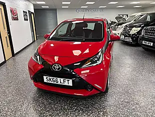 Used 2016 Toyota Aygo X-Play Red - Interior and Exterior details 7