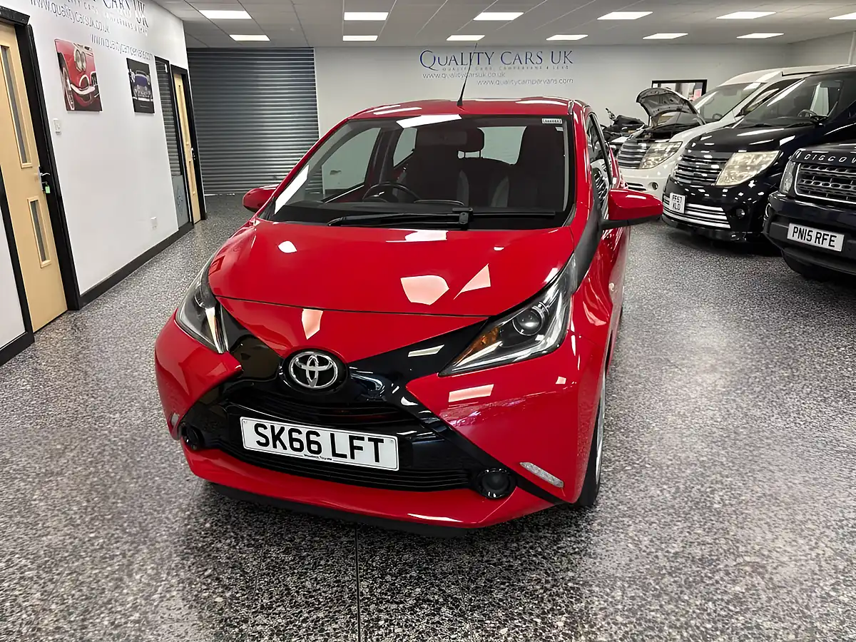 Used 2016 Toyota Aygo X-Play Red - Interior and Exterior details 7