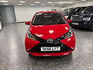 Used 2016 Toyota Aygo X-Play Red - Interior and Exterior details 9