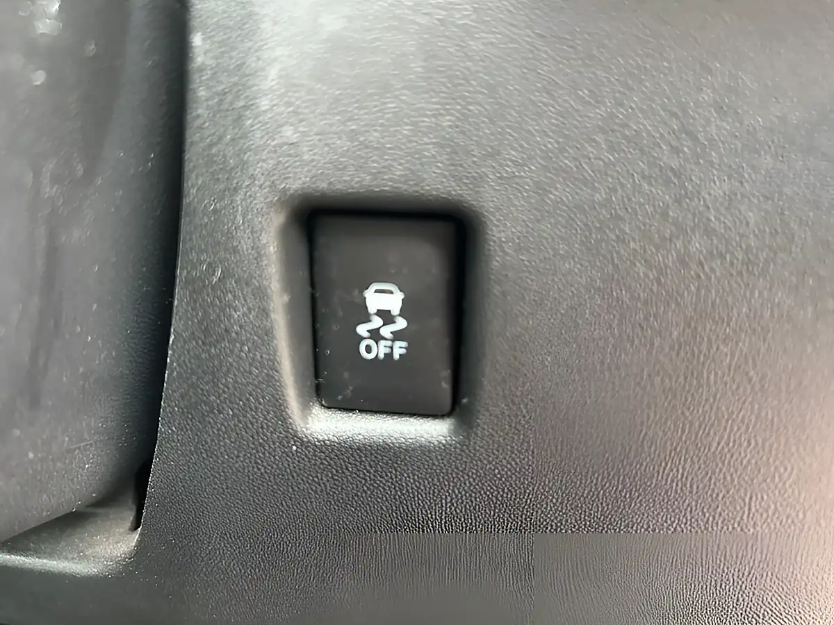 Used 2016 Toyota Aygo X-Play Red - Interior and Exterior details 13