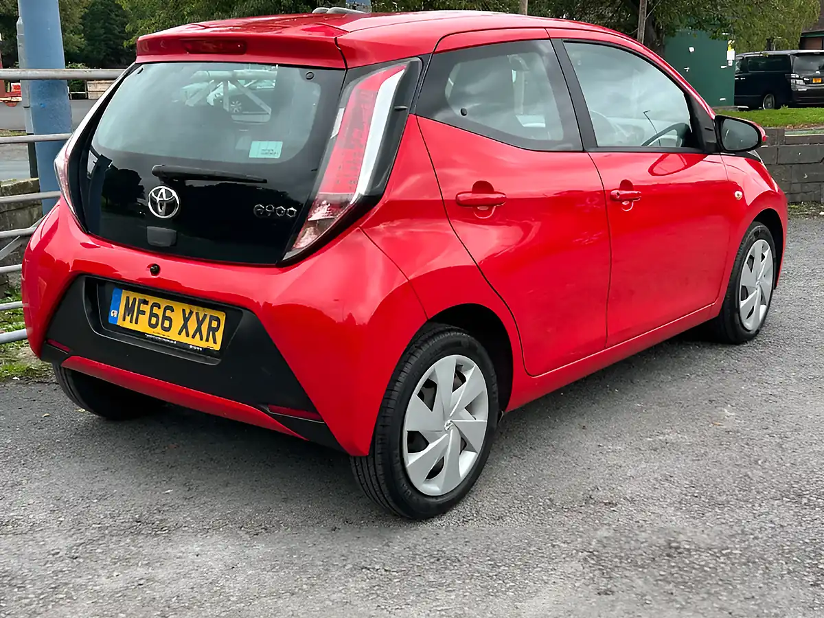 Used 2016 Toyota Aygo X-Play Red - Interior and Exterior details 2