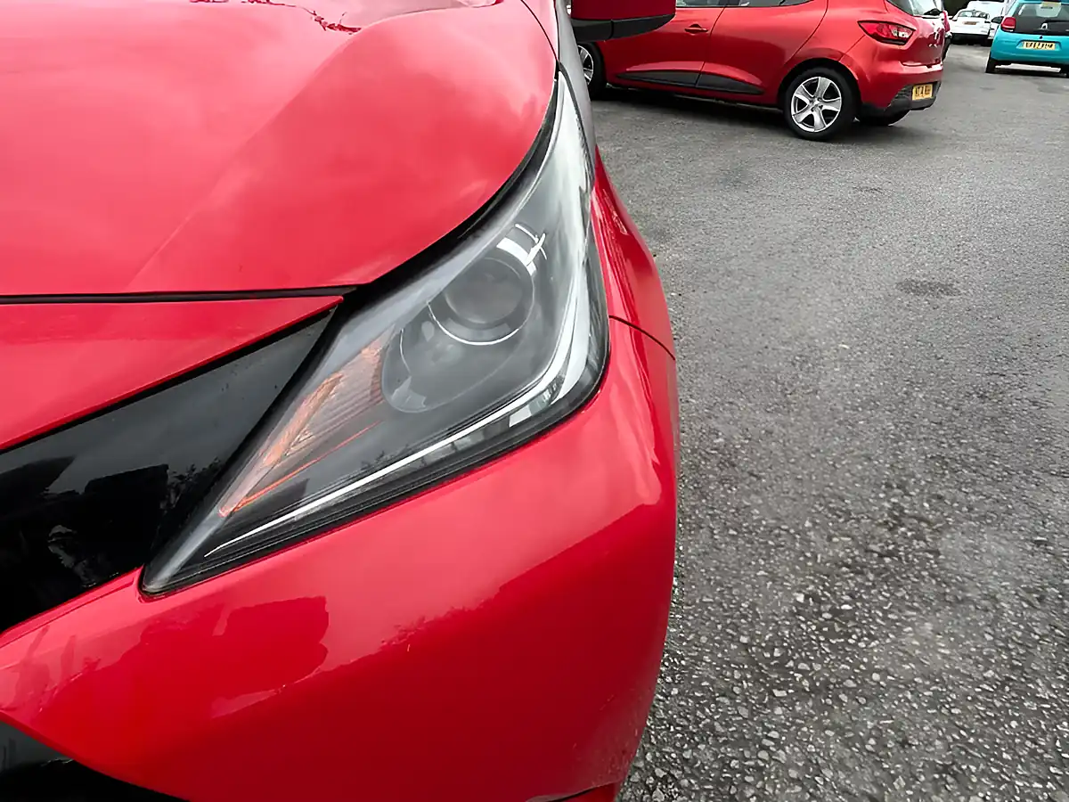 Used 2016 Toyota Aygo X-Play Red - Interior and Exterior details 6