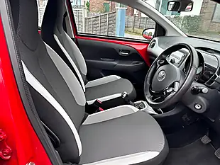 Used 2016 Toyota Aygo X-Play Red - Interior and Exterior details 9