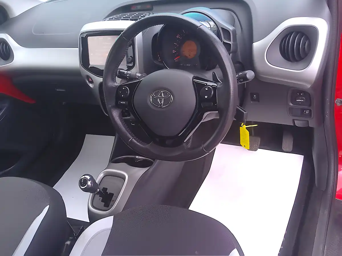 Used 2016 Toyota Aygo X-Play Red - Interior and Exterior details 10