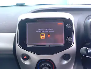 Used 2016 Toyota Aygo X-Play Red - Interior and Exterior details 12