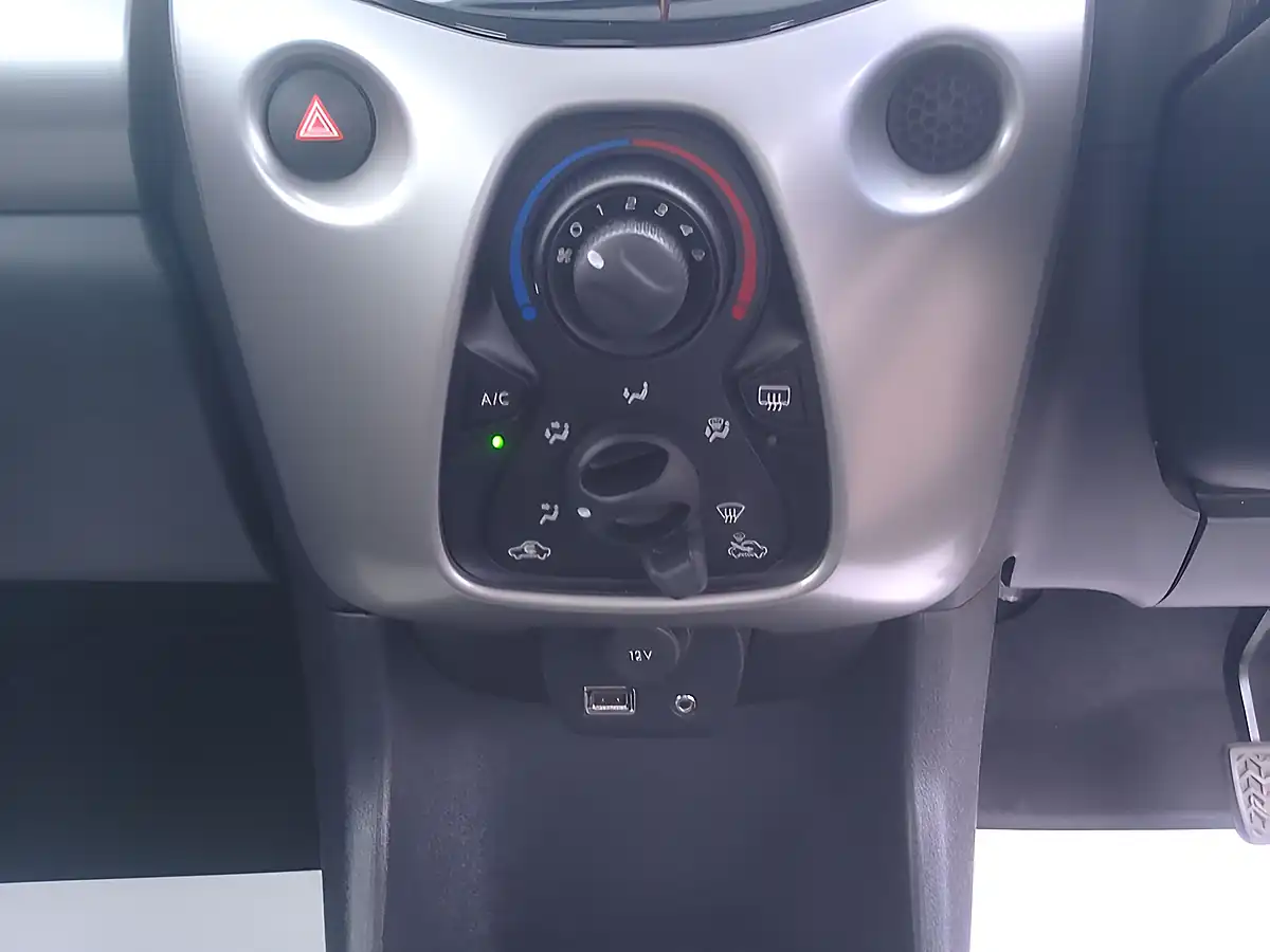 Used 2016 Toyota Aygo X-Play Red - Interior and Exterior details 15