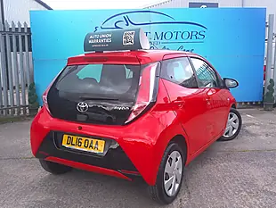 Used 2016 Toyota Aygo X-Play Red - Interior and Exterior details 6