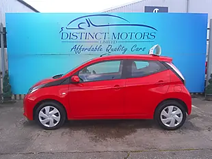 Used 2016 Toyota Aygo X-Play Red - Interior and Exterior details 7