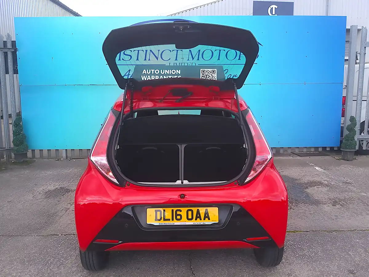 Used 2016 Toyota Aygo X-Play Red - Interior and Exterior details 9