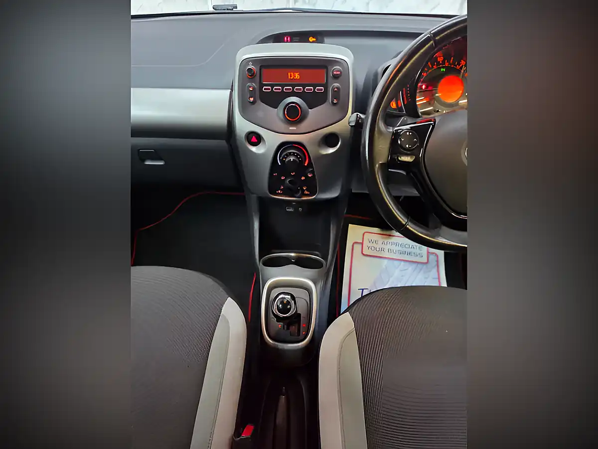 Used 2016 Toyota Aygo X-Play Red - Interior and Exterior details 10