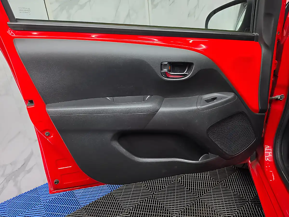 Used 2016 Toyota Aygo X-Play Red - Interior and Exterior details 17