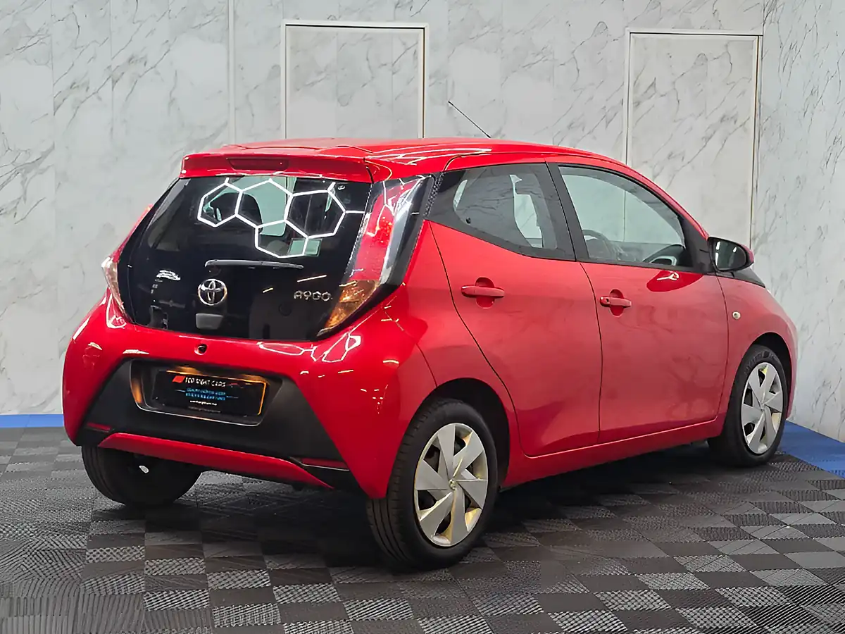 Used 2016 Toyota Aygo X-Play Red - Interior and Exterior details 5
