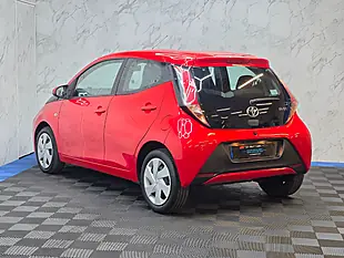Used 2016 Toyota Aygo X-Play Red - Interior and Exterior details 7