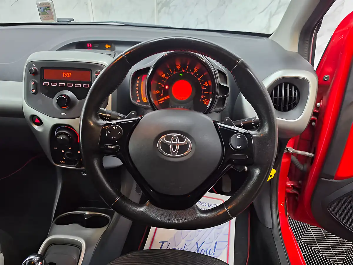 Used 2016 Toyota Aygo X-Play Red - Interior and Exterior details 9
