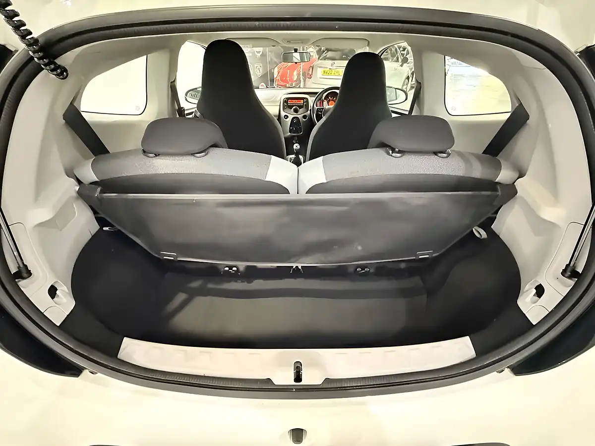 Used 2016 Toyota Aygo X-Play White - Interior and Exterior details 13