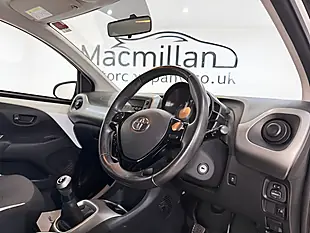 Used 2016 Toyota Aygo X-Play White - Interior and Exterior details 14