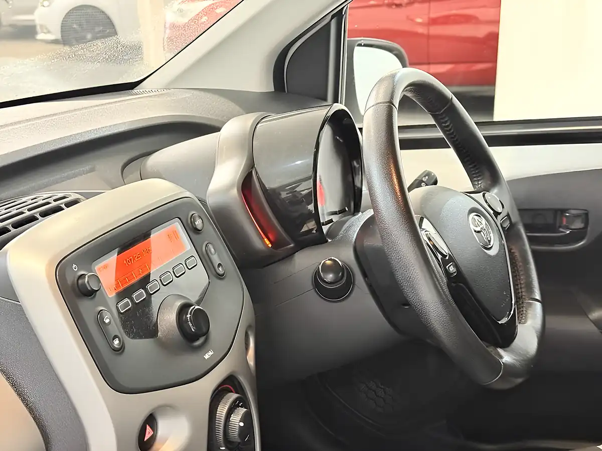 Used 2016 Toyota Aygo X-Play White - Interior and Exterior details 15