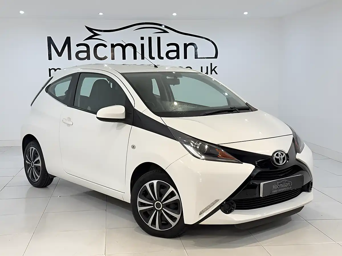 Used 2016 Toyota Aygo X-Play White - Interior and Exterior details 2
