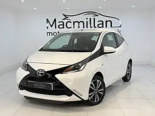 Used 2016 Toyota Aygo X-Play White - Interior and Exterior details 6