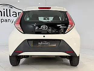 Used 2016 Toyota Aygo X-Play White - Interior and Exterior details 9