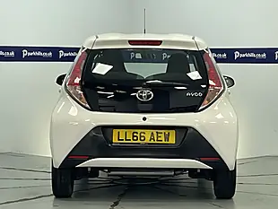 Used 2016 Toyota Aygo X-Play White - Interior and Exterior details 10
