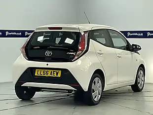 Used 2016 Toyota Aygo X-Play White - Interior and Exterior details 11