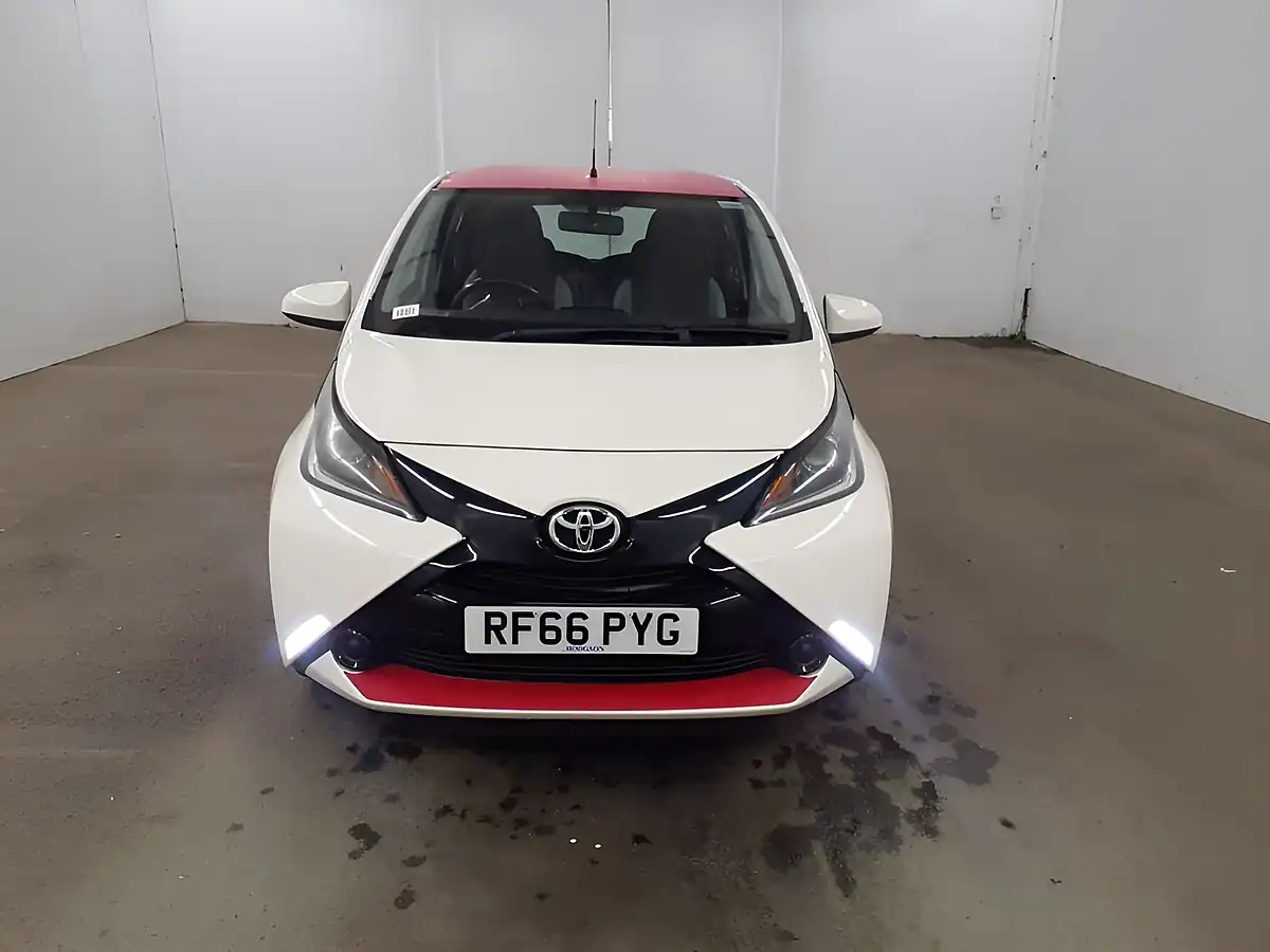 Used 2016 Toyota Aygo X Play White - Interior and Exterior details 3