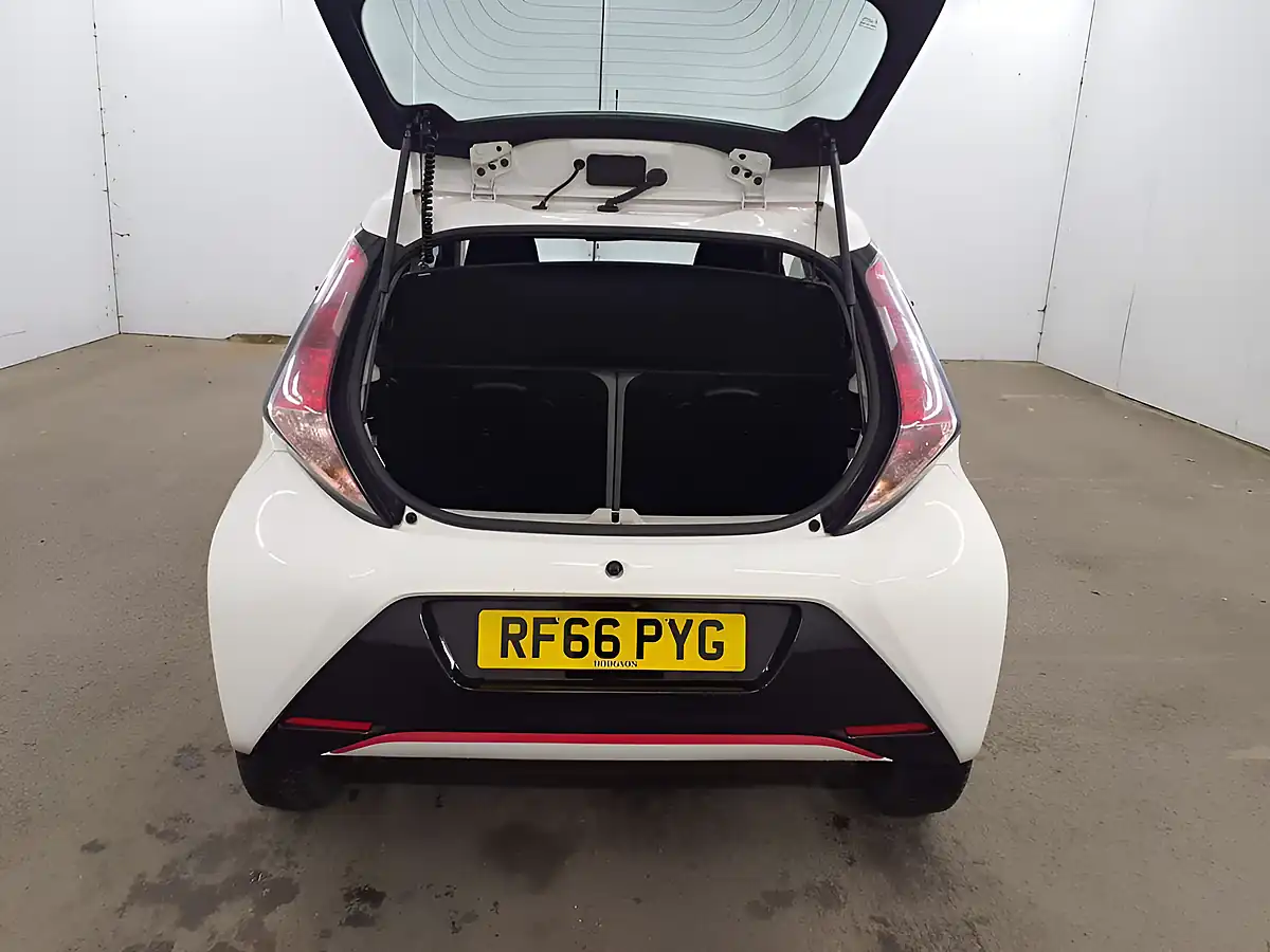 Used 2016 Toyota Aygo X Play White - Interior and Exterior details 7