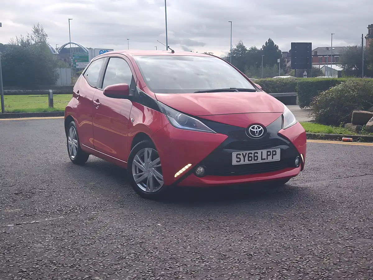 Used 2016 Toyota Aygo X-Pression Red - Front View