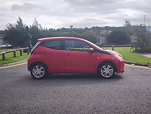 Used 2016 Toyota Aygo X-Pression Red - Interior and Exterior details 11