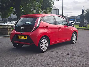 Used 2016 Toyota Aygo X-Pression Red - Interior and Exterior details 13