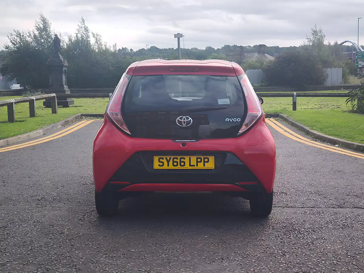 Used 2016 Toyota Aygo X-Pression Red - Interior and Exterior details 14
