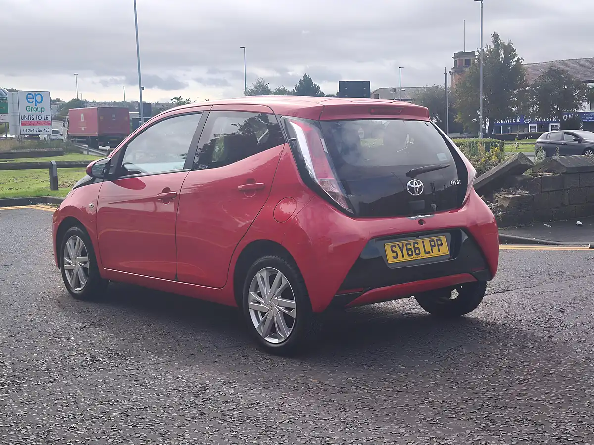 Used 2016 Toyota Aygo X-Pression Red - Interior and Exterior details 15