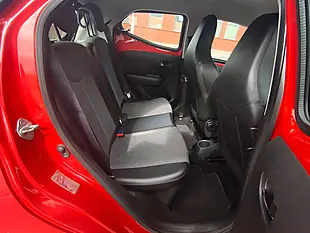 Used 2016 Toyota Aygo X-Pression Red - Interior and Exterior details 18