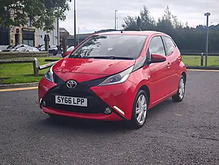 Used 2016 Toyota Aygo X-Pression Red - Interior and Exterior details 3