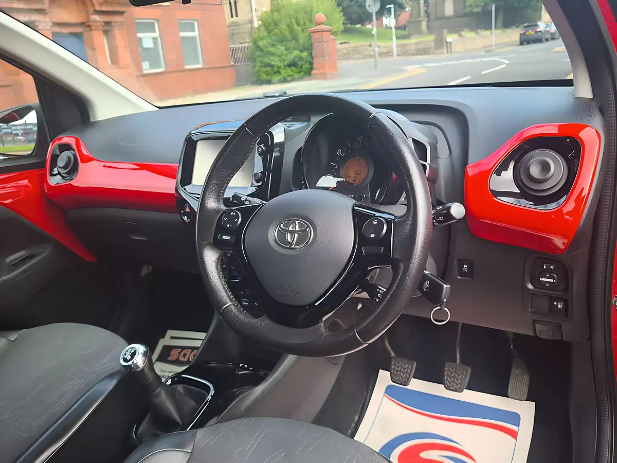 Used 2016 Toyota Aygo X-Pression Red - Interior and Exterior details 4
