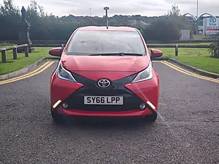 Used 2016 Toyota Aygo X-Pression Red - Interior and Exterior details 6