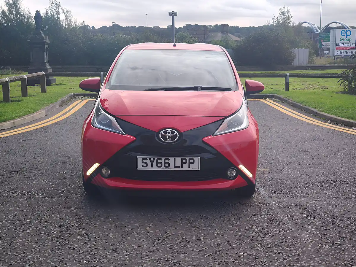 Used 2016 Toyota Aygo X-Pression Red - Interior and Exterior details 6