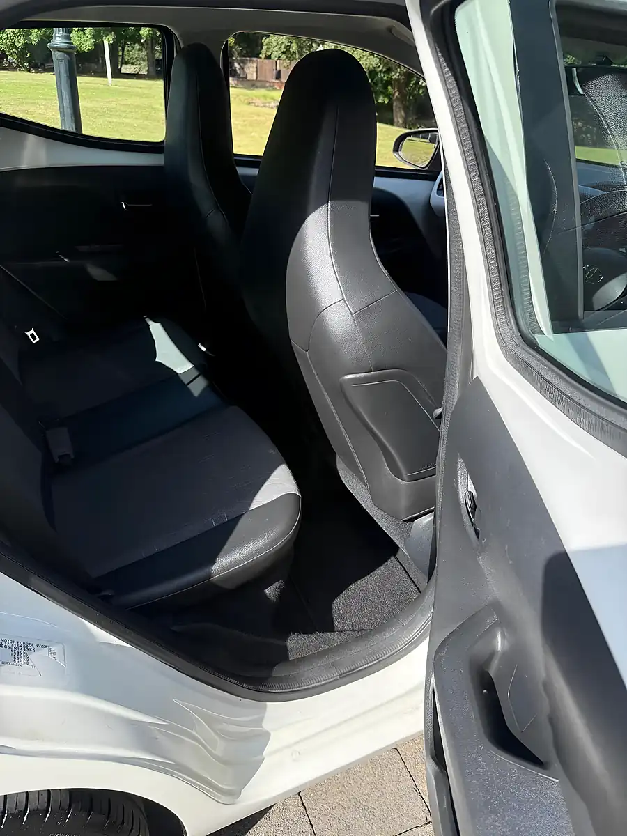 Used 2016 Toyota Aygo X-Pression White - Interior and Exterior details 11