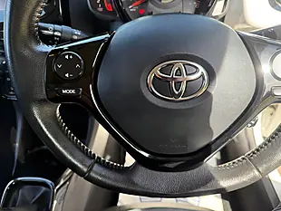 Used 2016 Toyota Aygo X-Pression White - Interior and Exterior details 18