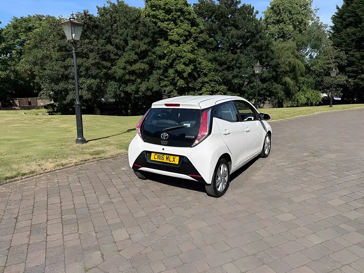 Used 2016 Toyota Aygo X-Pression White - Interior and Exterior details 2