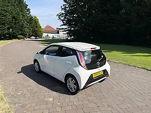 Used 2016 Toyota Aygo X-Pression White - Interior and Exterior details 4