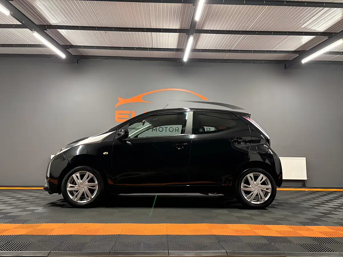 Used 2016 Toyota Aygo X-Pression X-Wave Black - Interior and Exterior details 2