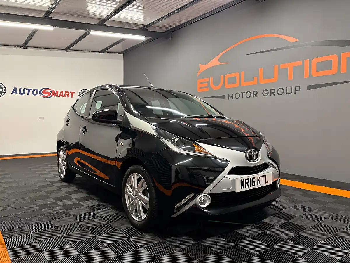 Used 2016 Toyota Aygo X-Pression X-Wave Black - Interior and Exterior details 4