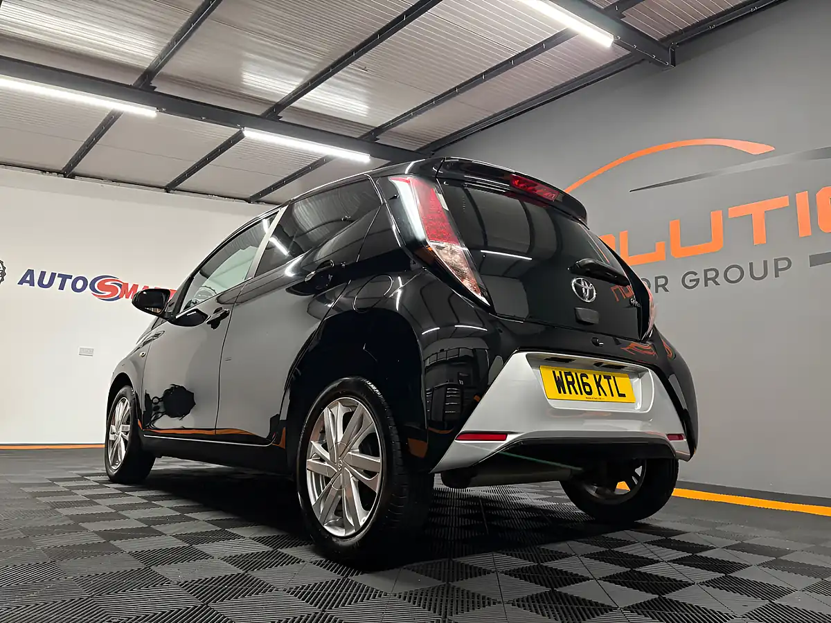 Used 2016 Toyota Aygo X-Pression X-Wave Black - Interior and Exterior details 9