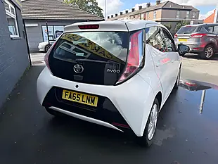 Used 2016 Toyota Aygo X-Pression X-Wave White - Interior and Exterior details 12