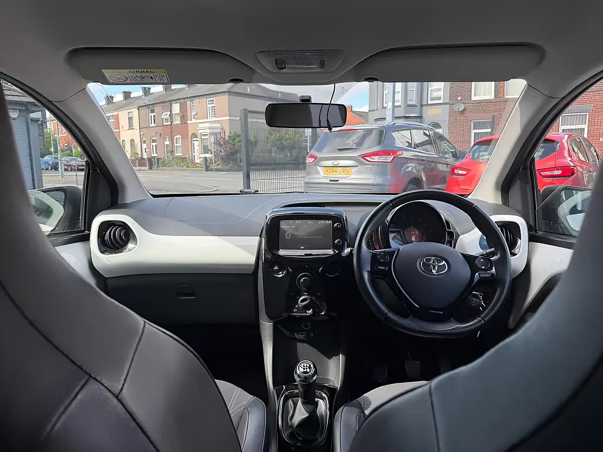 Used 2016 Toyota Aygo X-Pression X-Wave White - Interior and Exterior details 13