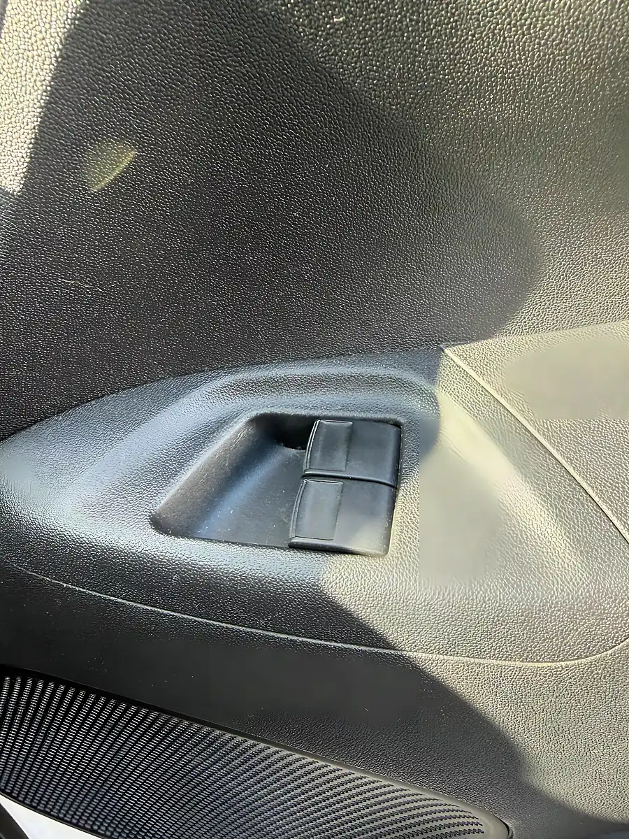 Used 2016 Toyota Aygo X-Pression X-Wave White - Interior and Exterior details 19