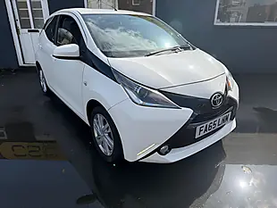Used 2016 Toyota Aygo X-Pression X-Wave White - Interior and Exterior details 5