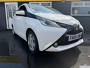Used 2016 Toyota Aygo X-Pression X-Wave White - Interior and Exterior details 6